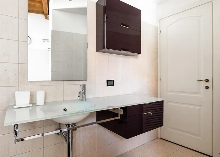 Del Carro 11 By District Appartamento *