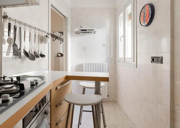 Del Carro 11 By District Apartment *