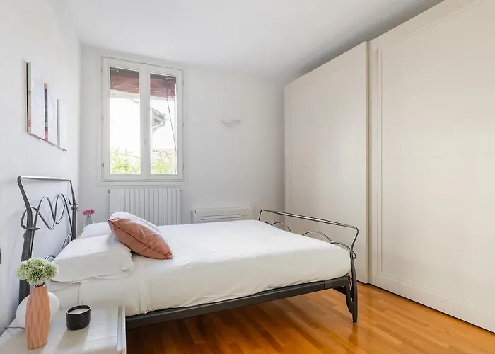 Del Carro 11 By District Apartment